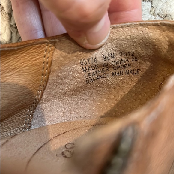 Clarks Brown T-Strap Heels with Chunky Heel - Picture 11 of 11